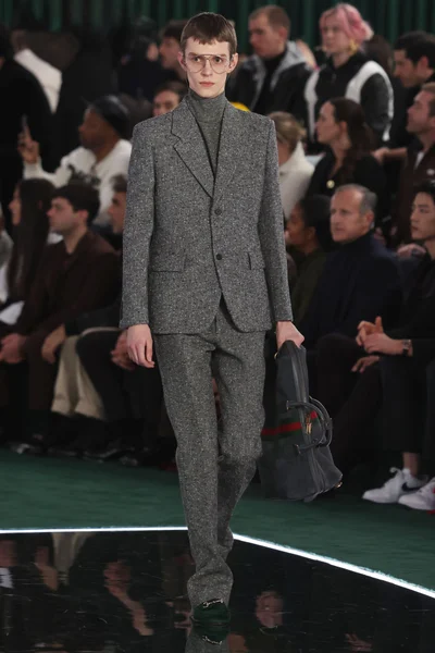 Look 11